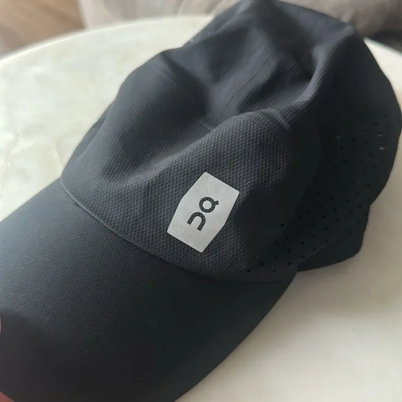 ON CLOUD LIGHTWEIGHT CAP - Picture 2 of 3